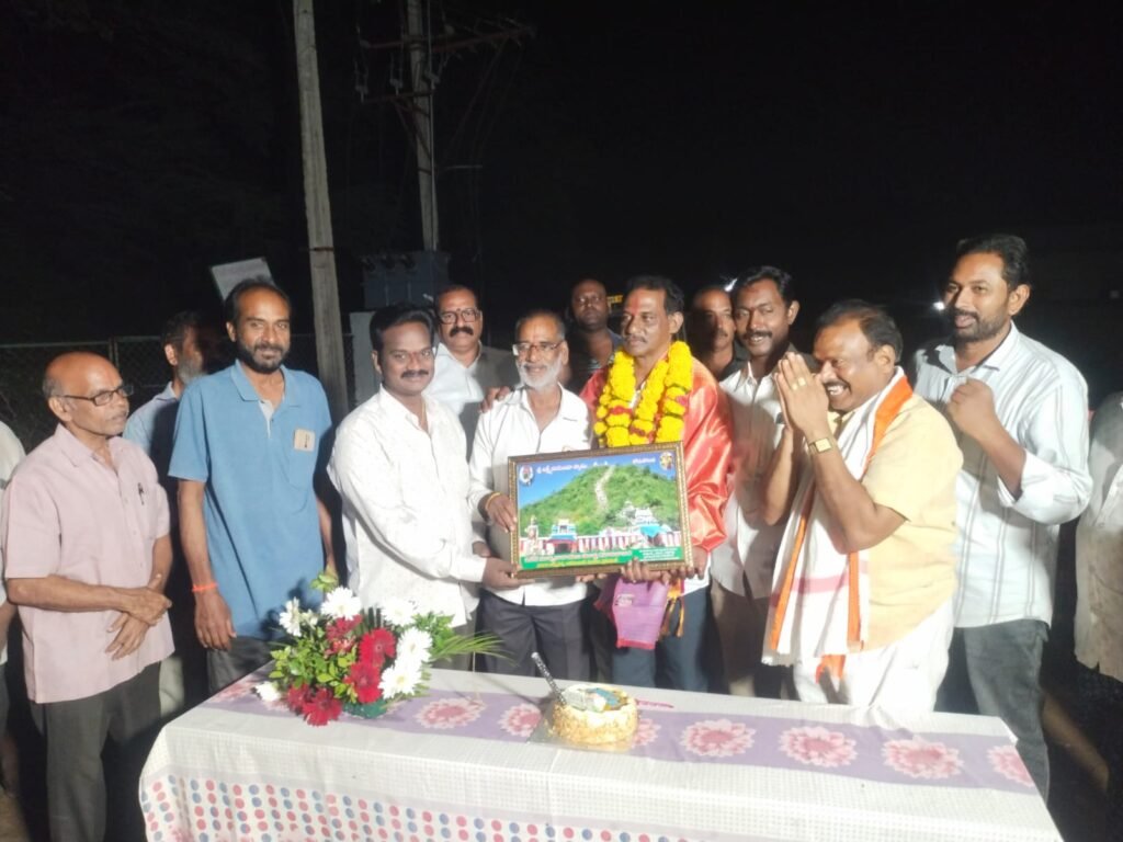 ఆధ్యాత్మిక వేత్త, జనసేన పార్టీ సీనియర్ నాయకుడు బదిరెడ్డి దొర 57వ జన్మదిన వేడుకలు..!! – కోరుకొండ గ్రామంలో పలుచోట్ల భారీ కేక్ కటింగులు.. పుట్టినరోజు సంబరాలు..